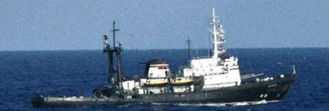 ロシア海軍潜水艦など2隻が与那国島と西表島の間を航行（12月3日、キロ