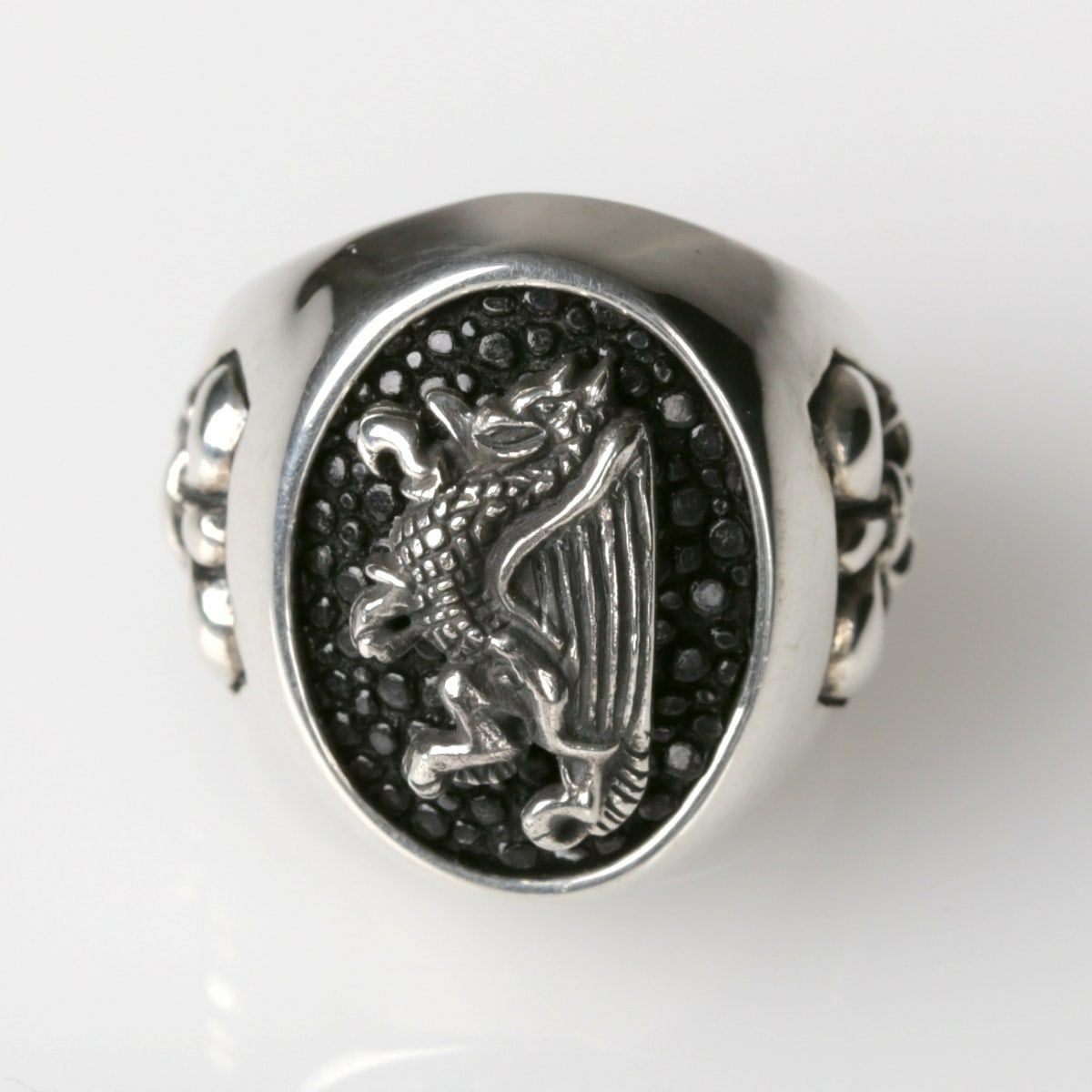 レザーズアンドトレジャーズ スモールスペシャルエディションリング