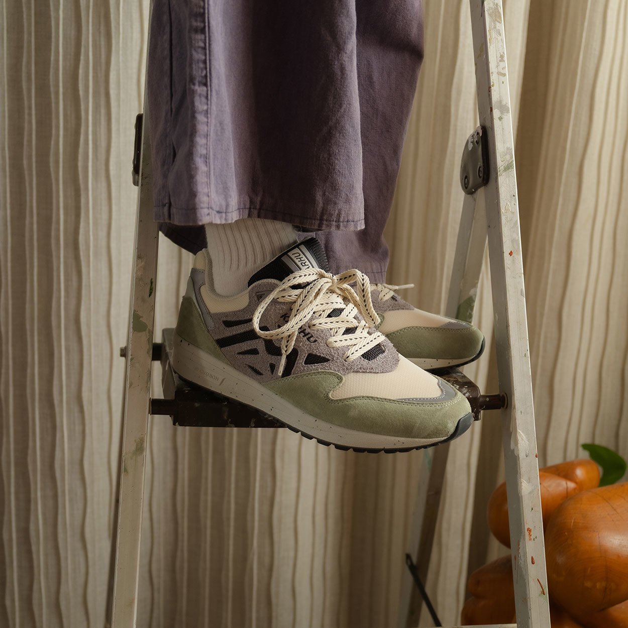 Karhu Legacy 96 – Tea / Jet Black | Comfortable everyday sneakers