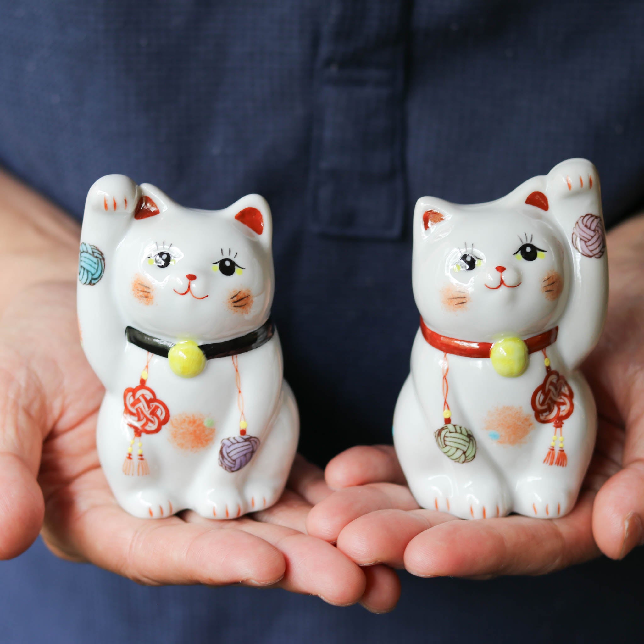 九谷焼 置物 | 招き猫 水引-結- ペアセット | 黒・赤 | 虚空蔵窯