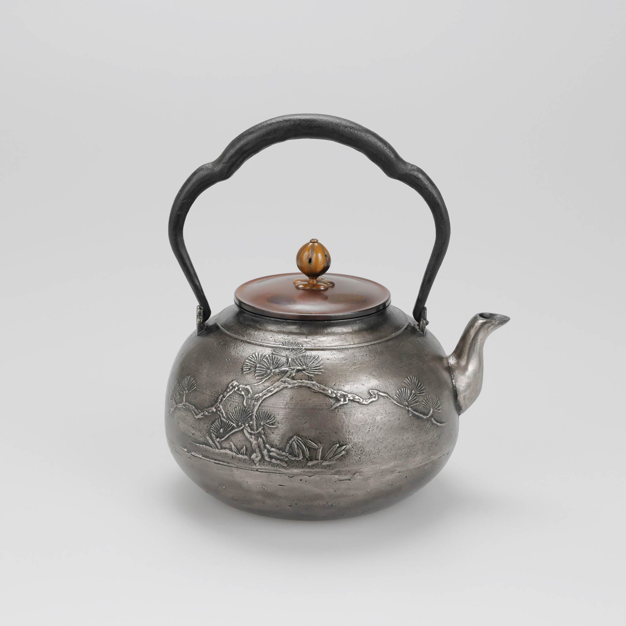 高岡銅器 鉄瓶 | 砂鉄 | 松竹梅文 | 般若鋳造所