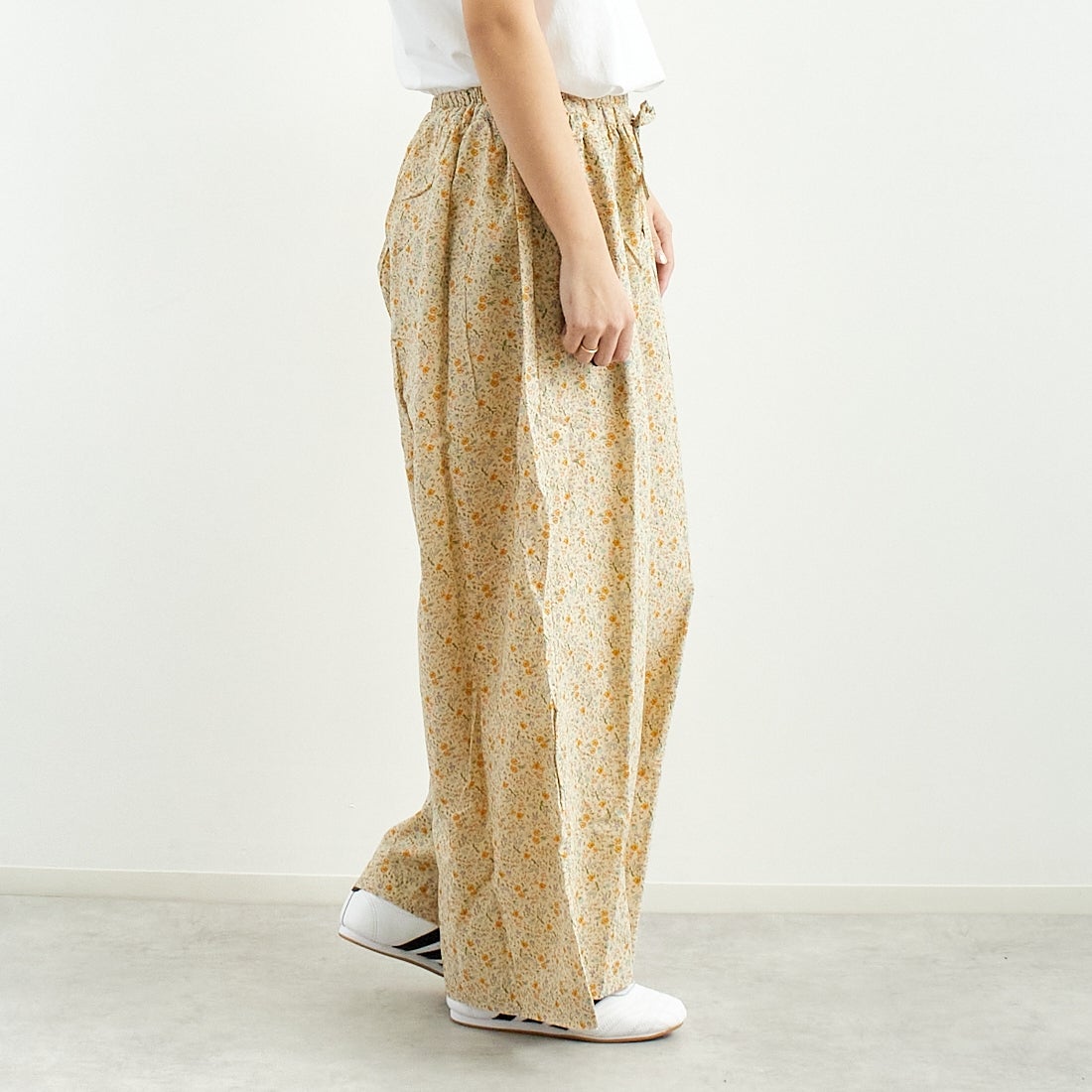 ARMEN [アーメン] コットンフラワープリント ギャザーイージーパンツ