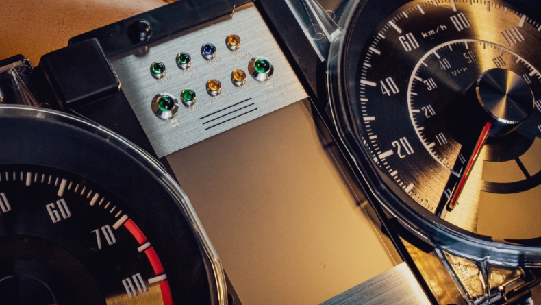 RetroActive製】ジムニーのメーターパネルをレトロにカスタム！雰囲気