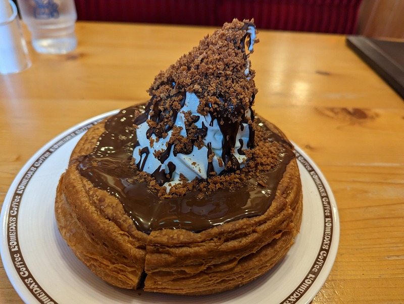 コメダ珈琲店宮崎恒久店で噂のシロノワール ブラックモンブランを堪能