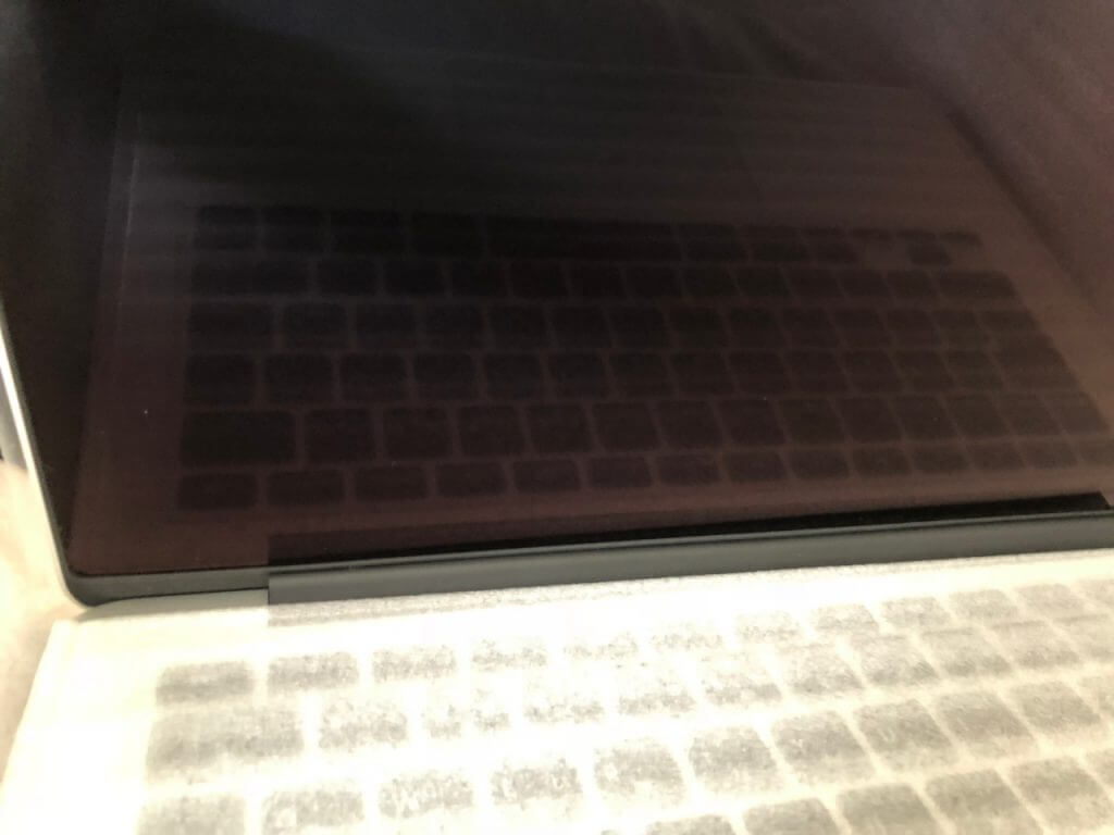 MacBook proの液晶コーティング剥がれ無償修理したよ！Appleの保証期間