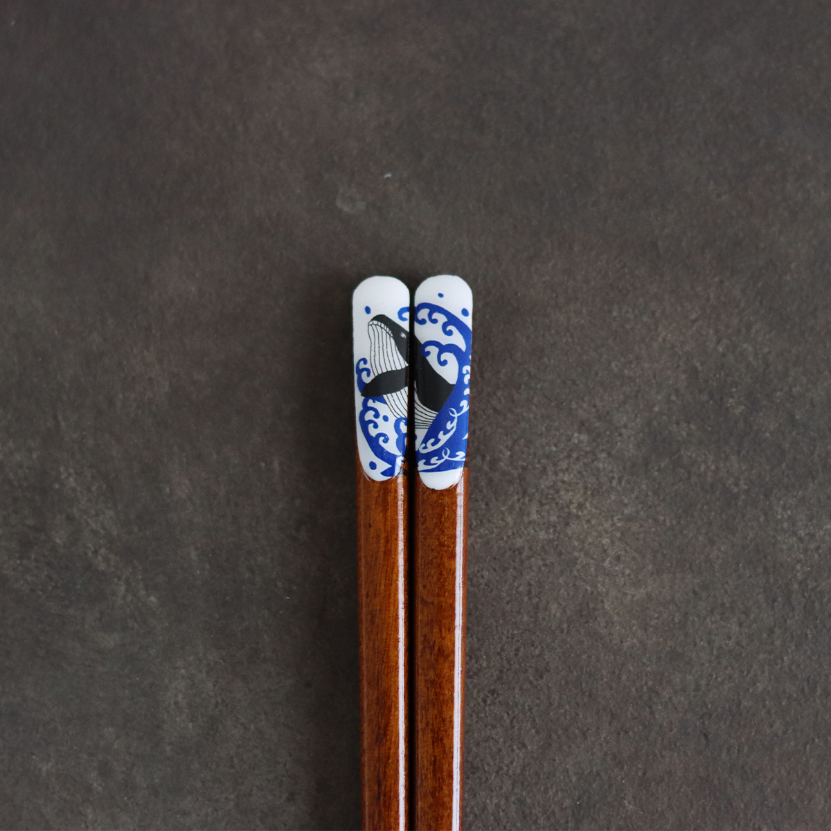 雑貨卸、雑貨仕入れ（【みのる陶器】白波くじら 箸 天削 日本製