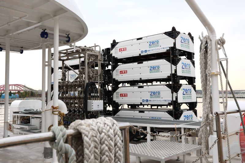 環境にやさしい最先端のクルーズ船「HANARIA」が神戸にやってきた