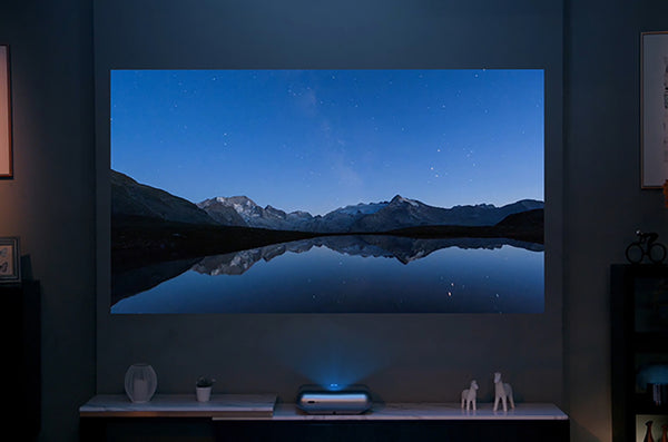 JMGO O1 Pro テレビに代わる新しい映像体験を生み出す超短焦点LED