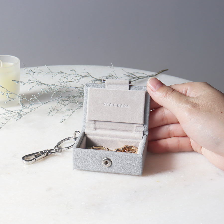 ナノ ジュエリーボックス キーリング ペブルグレー – STACKERS LONDON