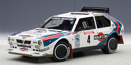 Lancia Delta S4 Martini #4 - ダイキャストモデル - AutoArt 88620