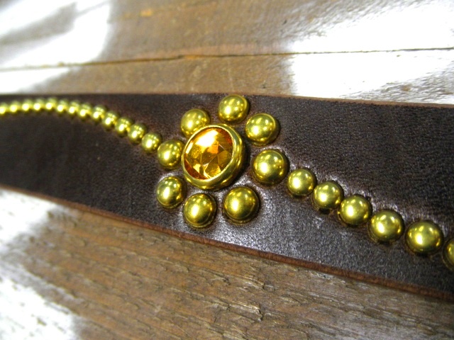 フラワーデザインスタッズベルト 栃木レザー30mm 【チョコレート