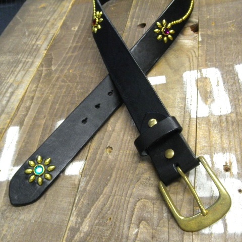 フラワーデザインスタッズベルト 【ベルトカラーが選べます】