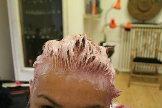 ドイツの美容室事情】オキシ12%でブリーチカラーするとどうなるか