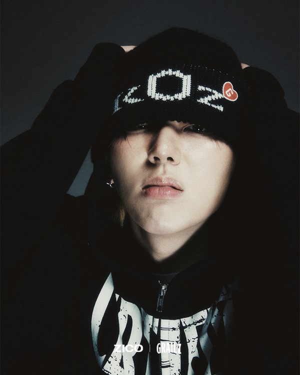 ZICO、ソロデビュー10周年を記念したGRAILZとのコラボコレクションを