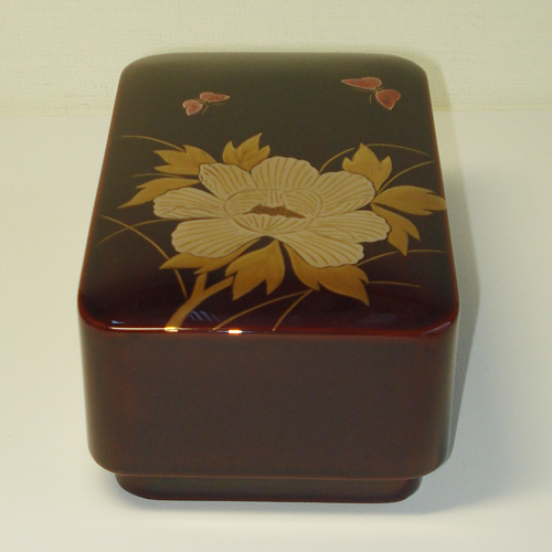 輪島塗 宝石箱 角形 被せ蓋式 -牡丹に蝶の高蒔絵仕上げ- [内外面とも朱