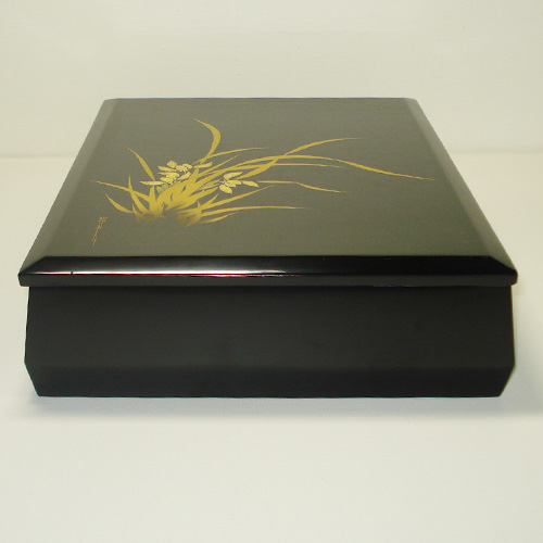 輪島塗 文箱(文庫) -蘭の沈金仕上げ- [内外面とも黒色]｜輪島市の