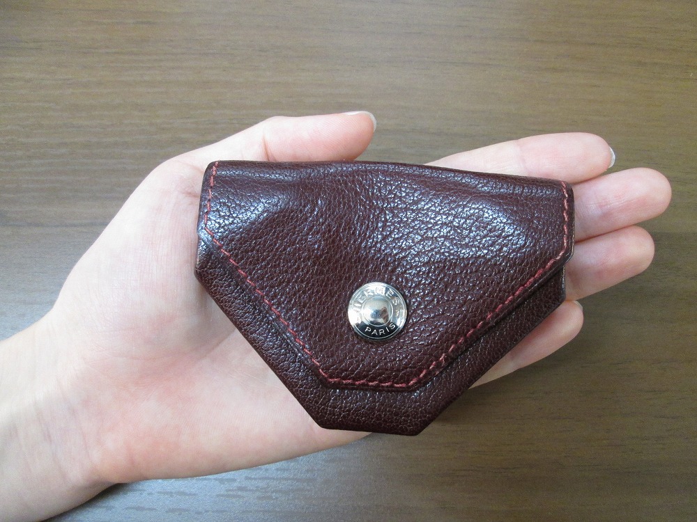 一枚の革から!?見やすさ抜群！エルメスのコインケース「ル・ヴァン