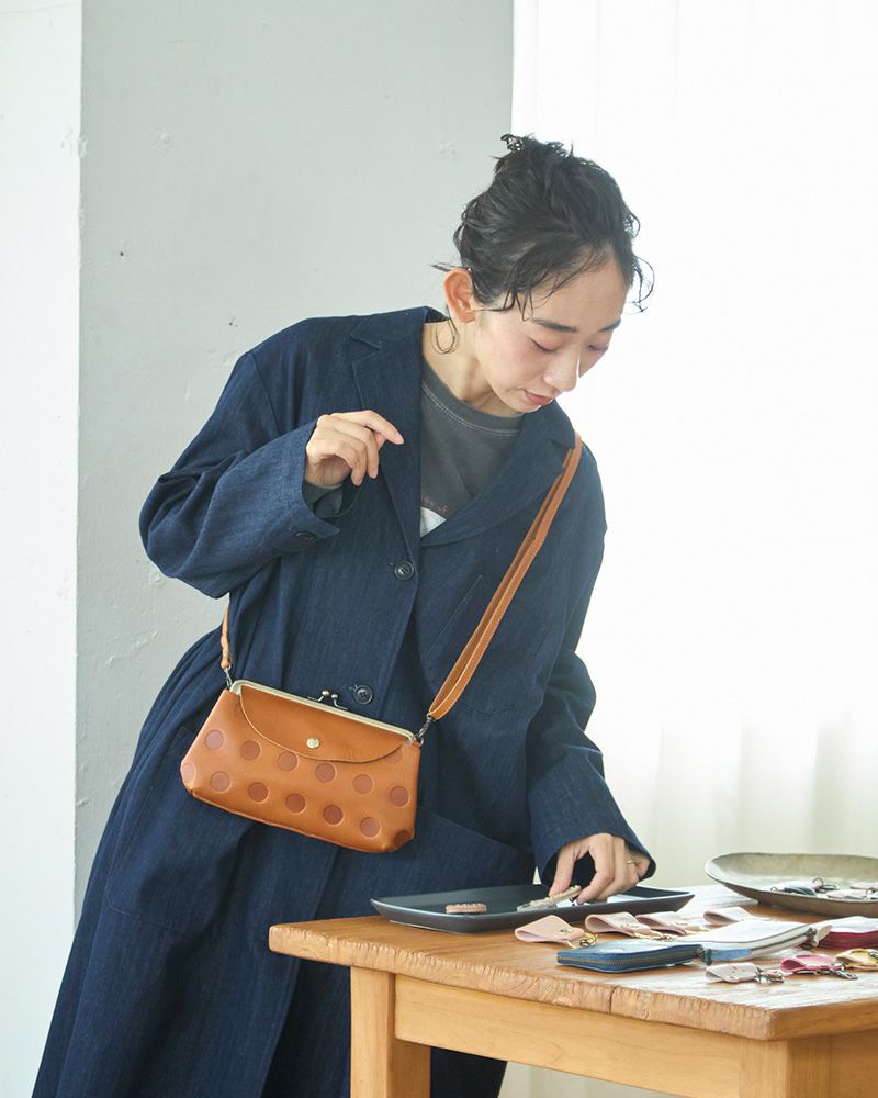 便利なショルダー付きお財布「キャンディ ルーフがま口お財布