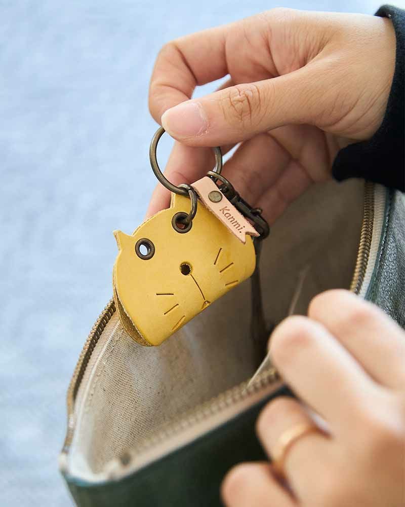 ふわふわ食パンがま口キーリング - 小銭も入る可愛い革小物