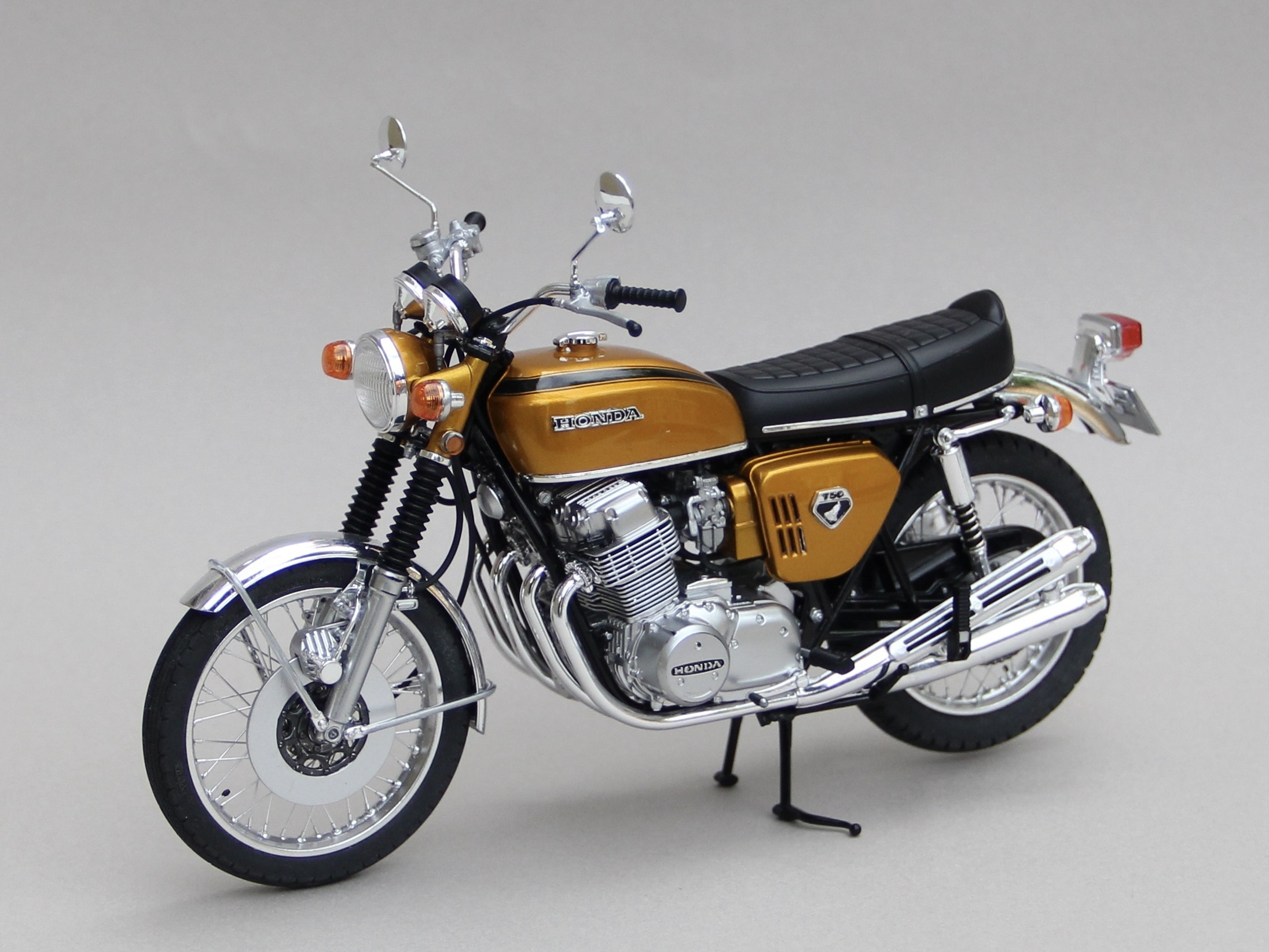 アオシマ 1/12 ホンダ ドリームCB750FOUR – 模型製作 かえる工房