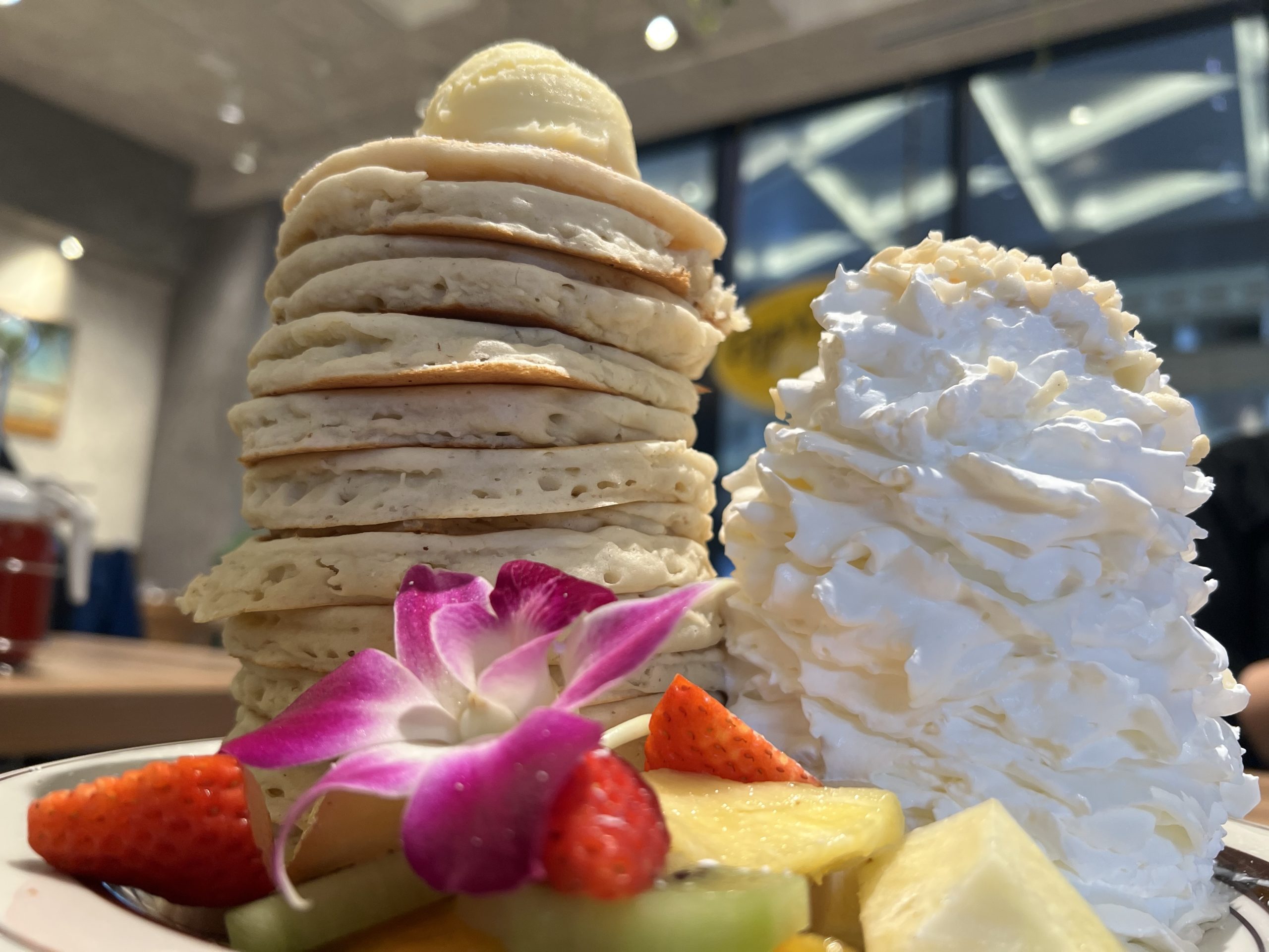 ボリューム！センテラスエッグスンシングス、15段パンケーキが期間