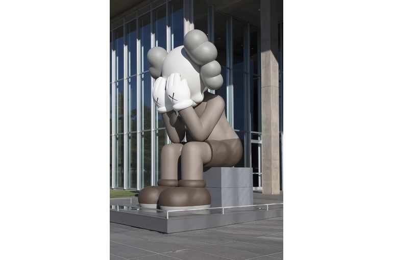 KAWS(カウズ)は現代アーティストとしてなぜ人気？コンパニオンなどの