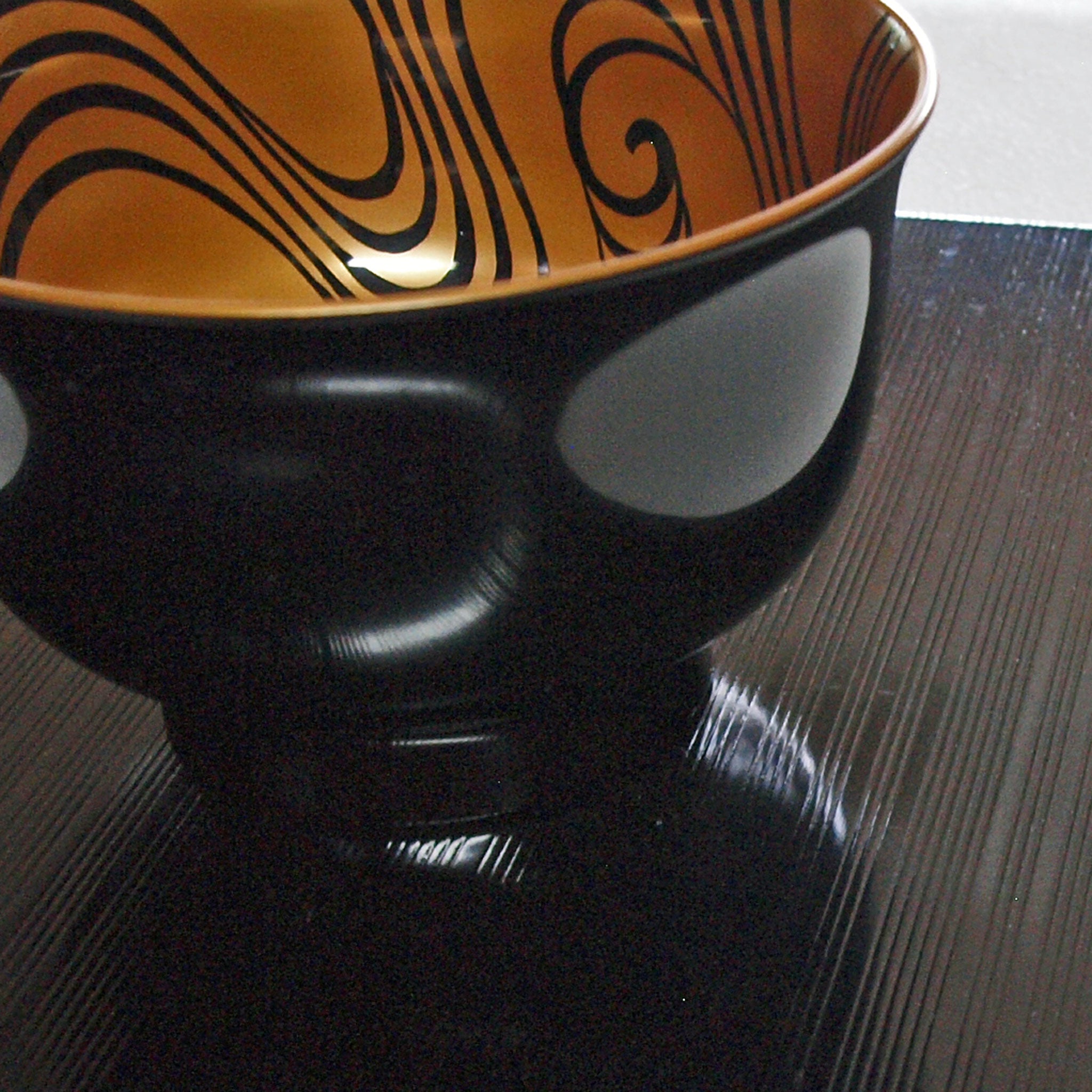 杯洗い・木製漆黒塗・内金地手描き蒔絵流水 – かく丸漆器問屋EC