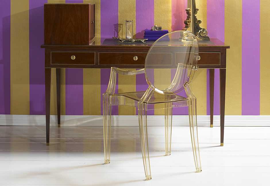 名作デザイン図鑑】革新的な透明椅子「ルイゴースト」｜Kartell