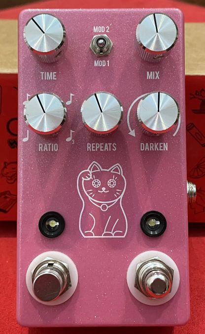 2種類のMODエフェクトを追加できる、JHS Lucky Cat Delay: kasumi