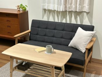 味わい深いKチェア「サントリー樽ものがたり」 – カリモク60