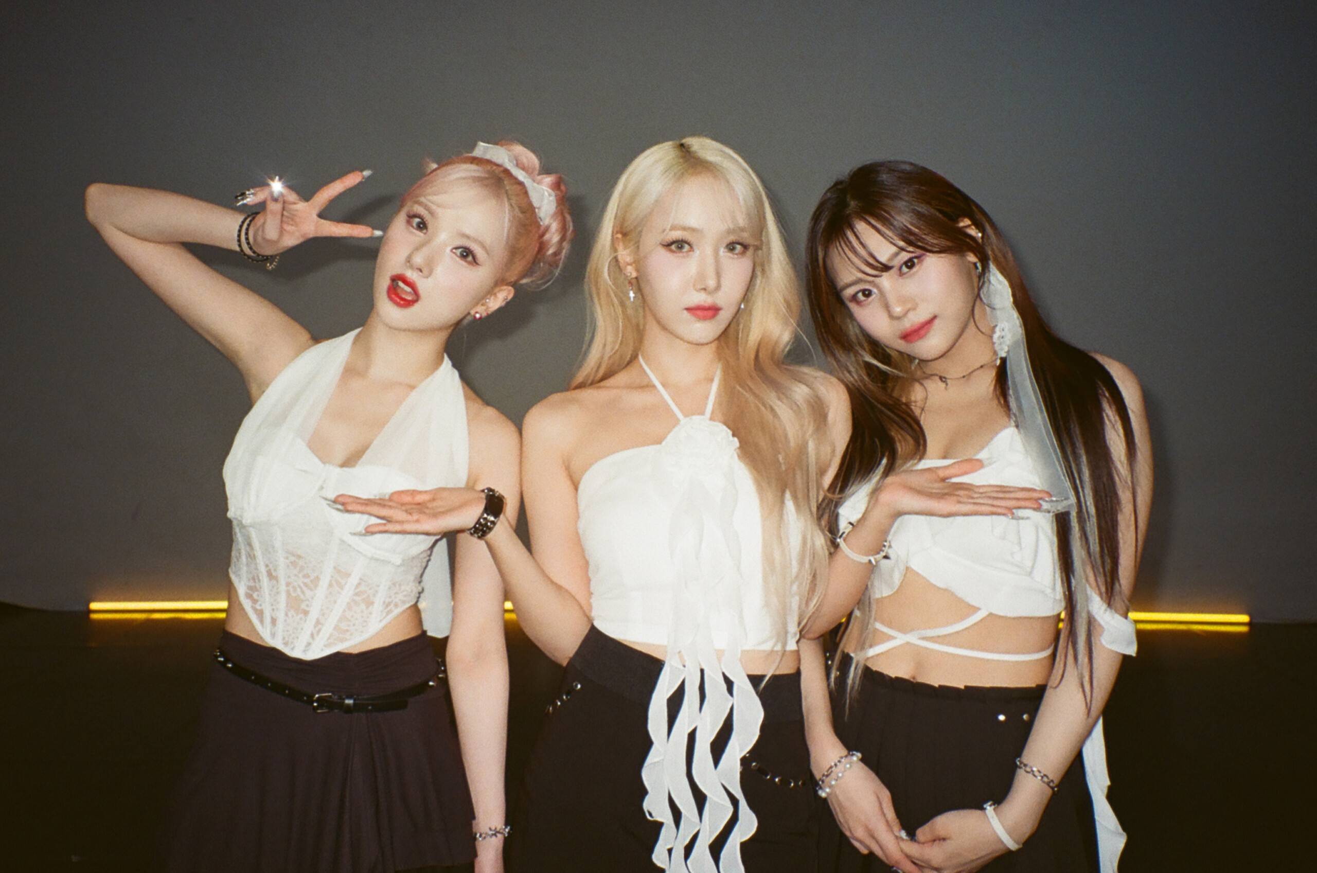 VIVIZ ウナ トレカ GFRIEND サノク3 VIVIZ ウナ トレカ GFRIEND サノク3