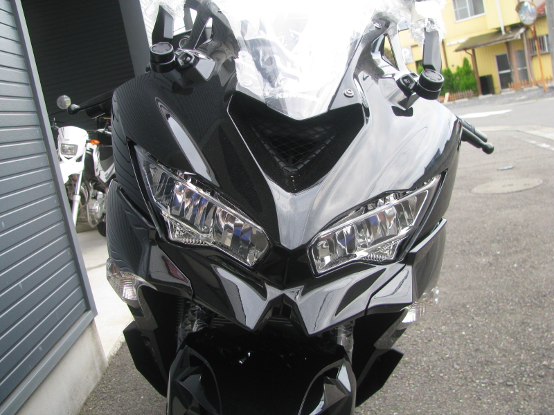 新車 カワサキ Ninja ZX－25R SE ブラック／ホワイト