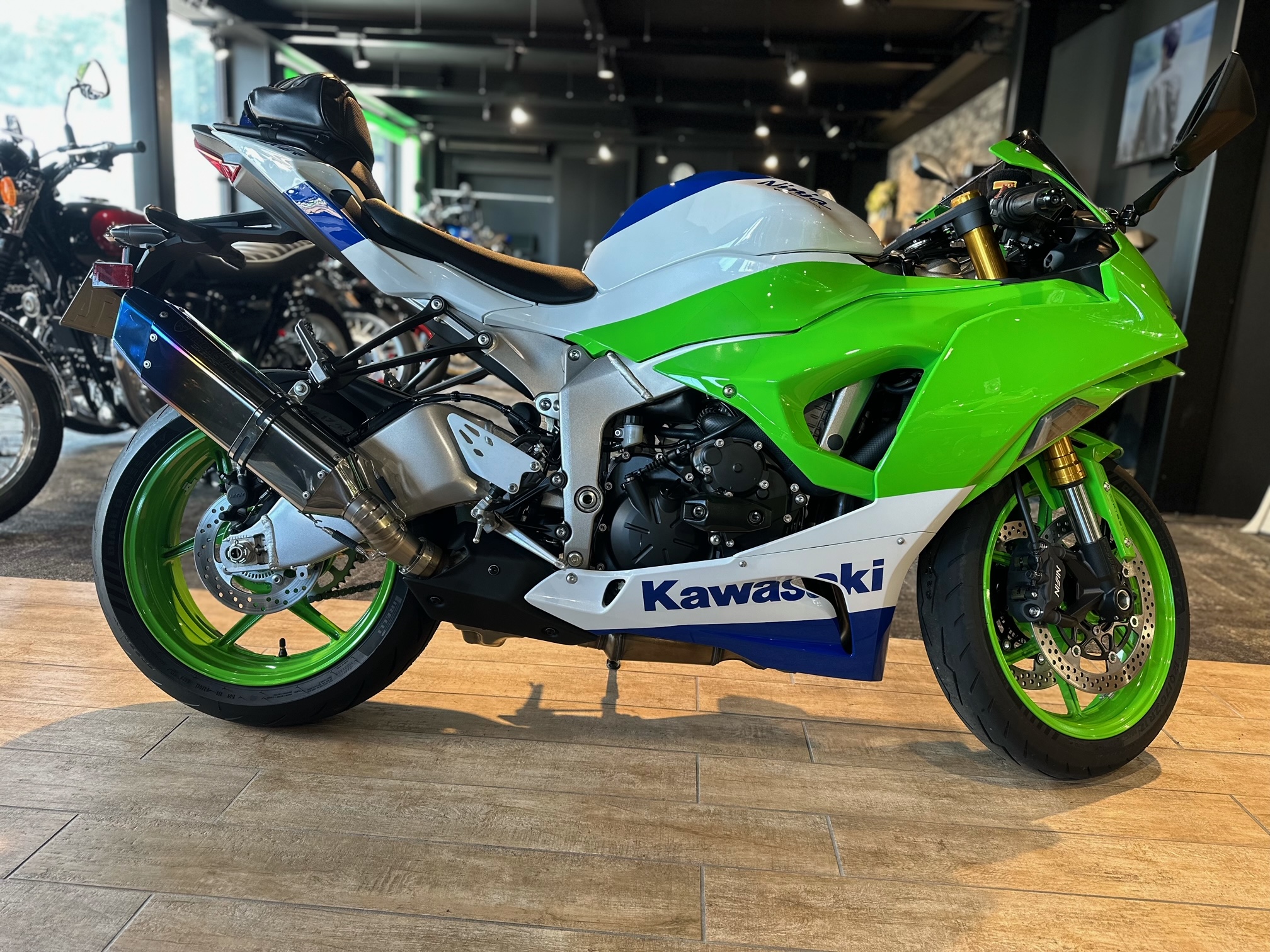 Ninja ZX-6R 40th」マフラーをカスタムさせていただきました