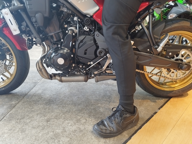 600㏄クラス全在庫車、一斉足つきチェック！ | KAWASAKI-ZONE