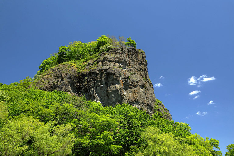 北海道の川を撮る！］遠軽町瞰望岩と湧別川 | かわたびほっかいどう
