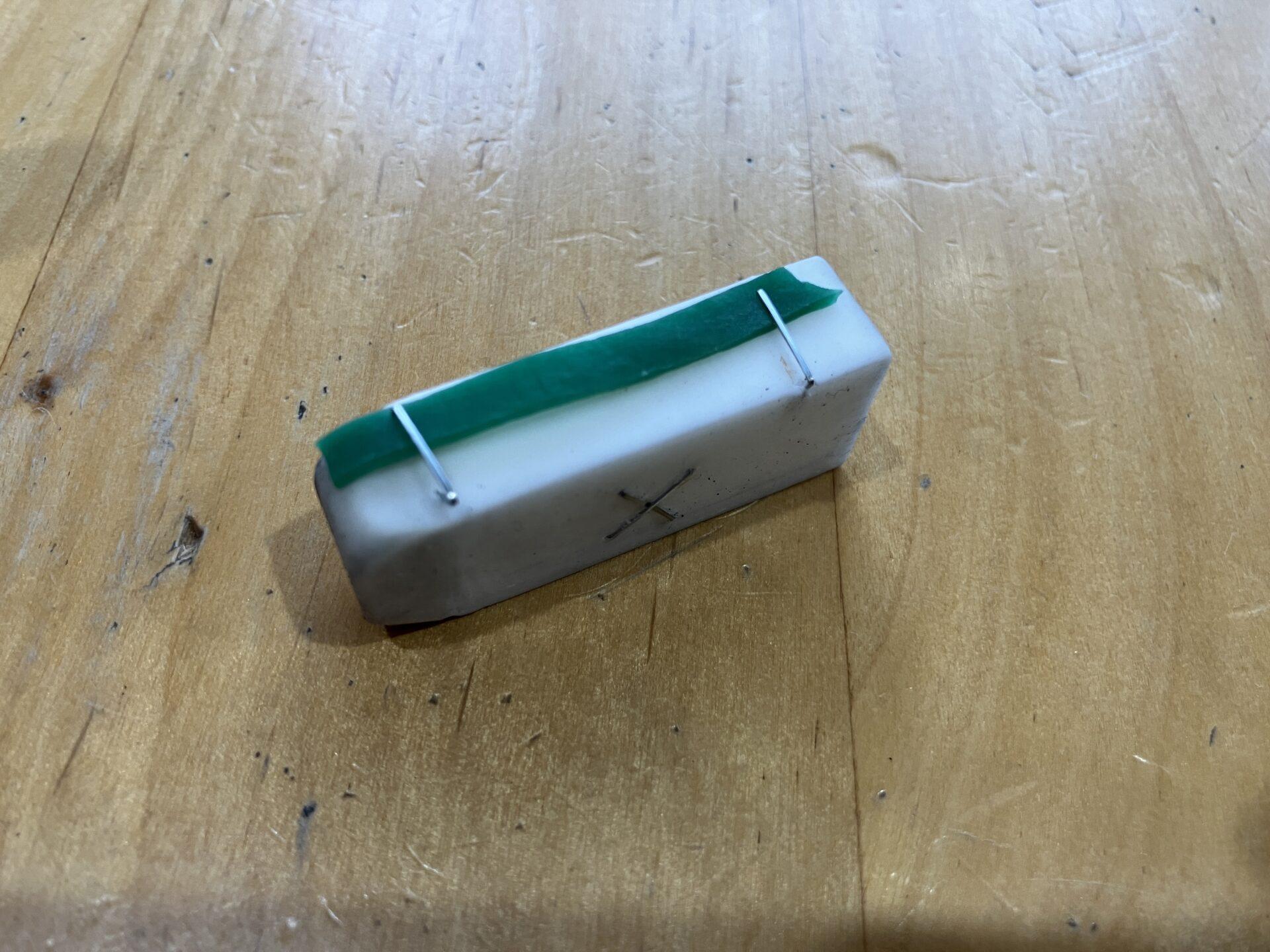 小学校で流行っている消しゴムバトルのルール。最強消しゴムも紹介