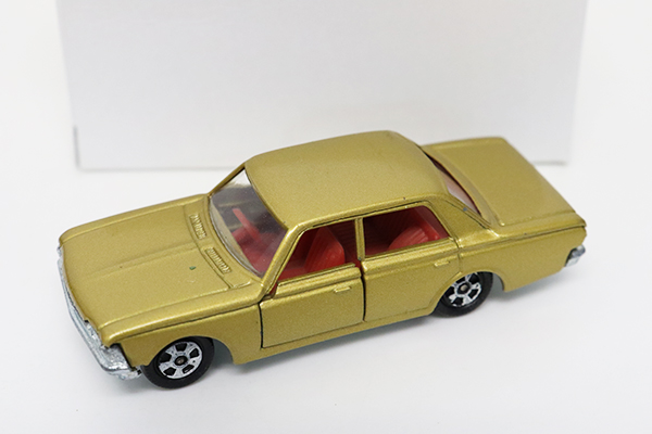 ミニカーショップ ケンボックス トミカ 黒箱☆3☆トヨタクラウン
