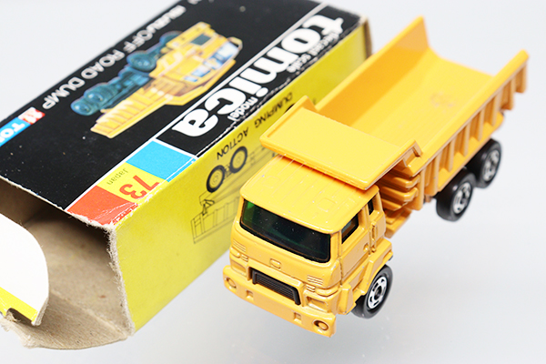 ミニカーショップ ケンボックス トミカ 黒箱☆73☆いすゞオフロード