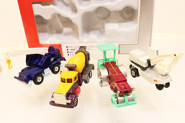 ミニカーショップ ケンボックス トミカギフトセット彩りの建設車セット