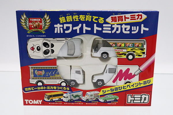ミニカーショップ ケンボックス トミカギフトセットホワイトトミカ