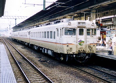 JR九州旧急行色 急行「由布」「えびの」