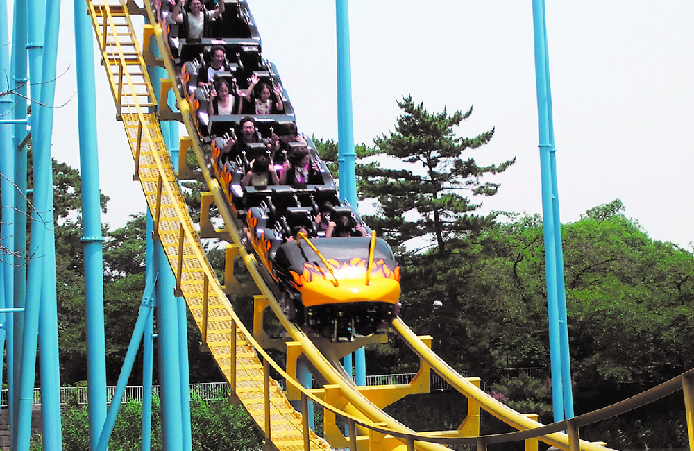 ジェットコースター(コズミック・エキスプレス) | Auto Mirai 華蔵寺遊園地