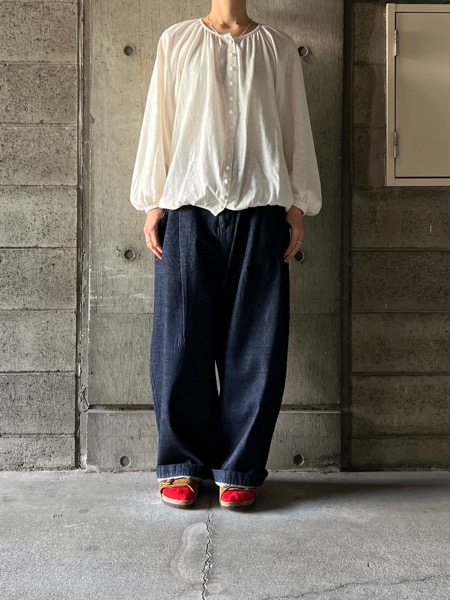 atelier naruse アトリエナルセ / コットンデニムタックパンツ【na