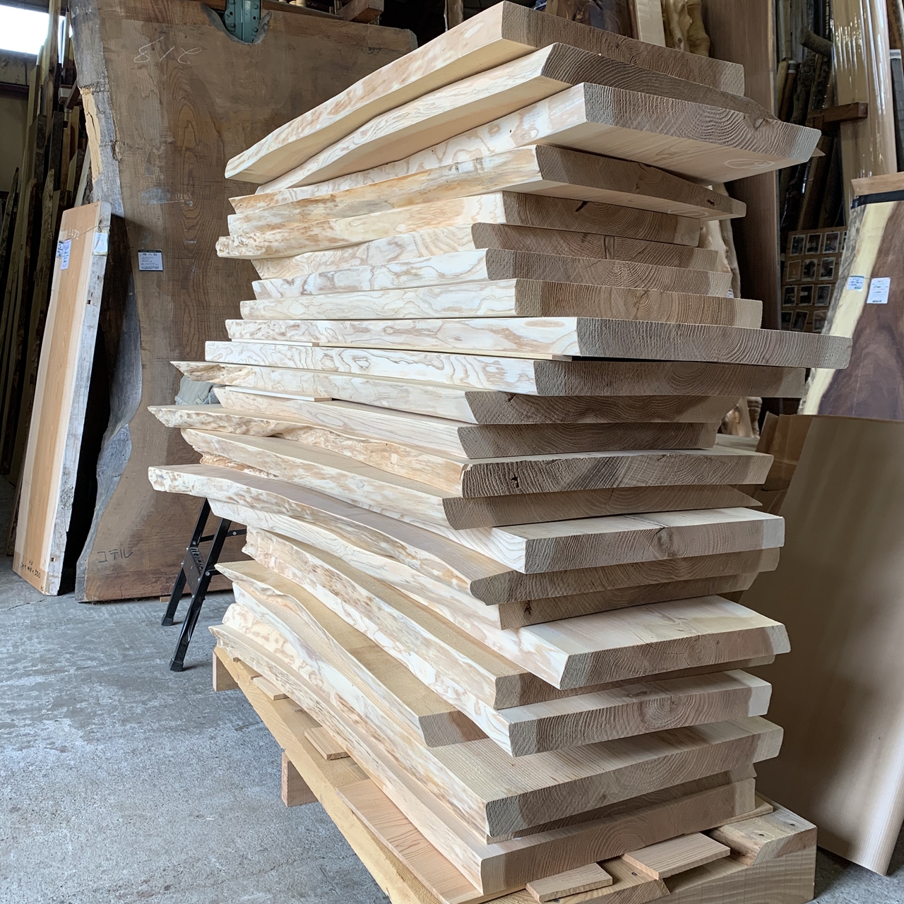 秋田の杉一枚板でPCデスク | 一枚板xオイル仕上げの専門店｜木の店さん