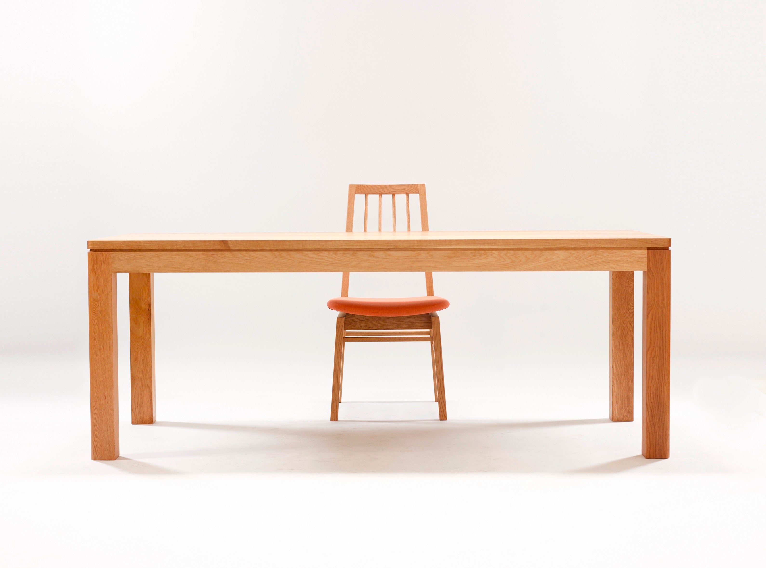 ソファに合わせた高さ！ミズメザクラの一枚板テーブル – オーダー