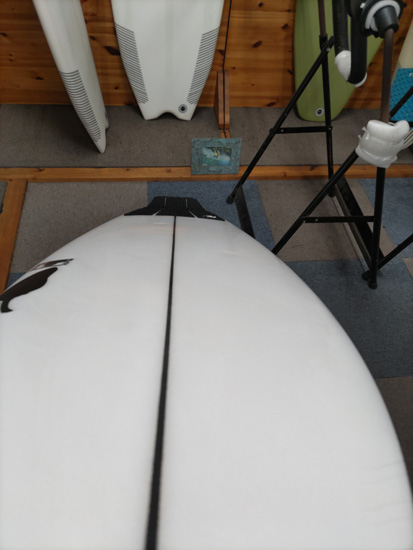 中古】CHILLI surfboard BLACK VULTURE model(5'11