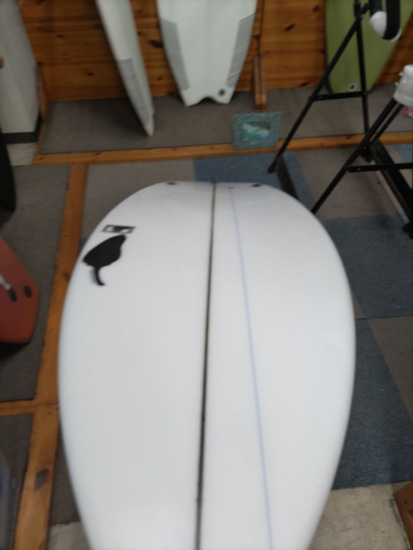 中古】CHILLI surfboard BLACK VULTURE model(5'11