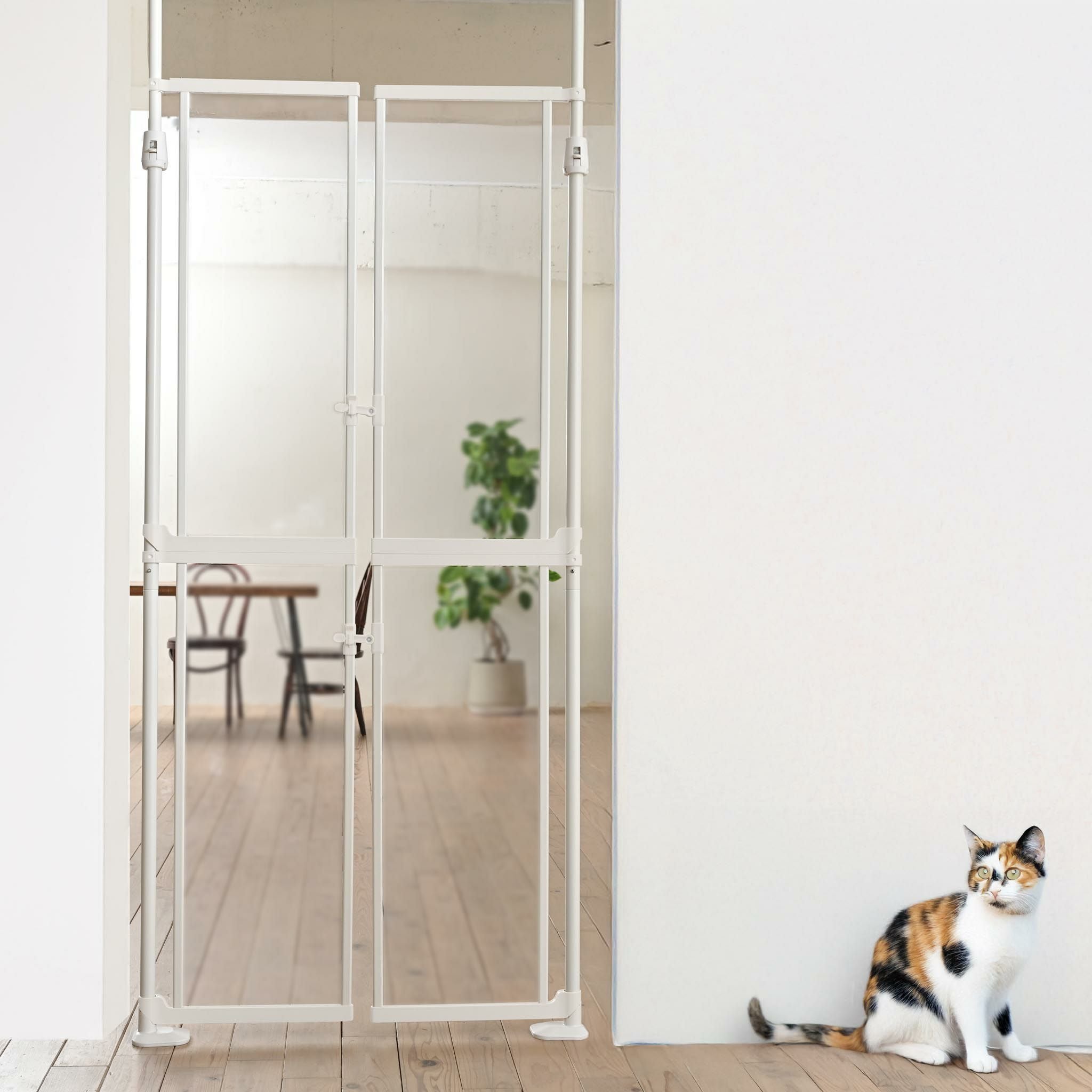 ねこ脱走防止ゲート にゃんドア クリア | KISSBABY