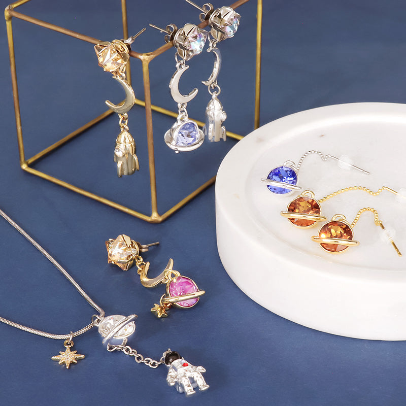 チャーム 宇宙飛行士 ブラック/SV – 貴和製作所オンラインストア