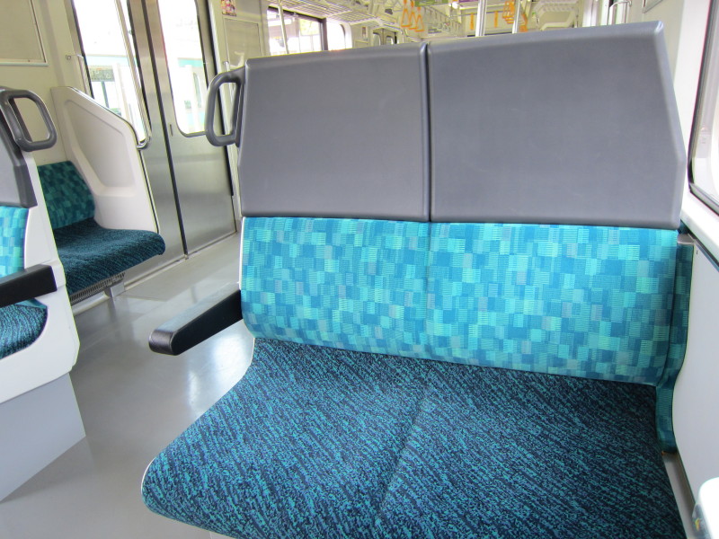 209系2000，2100番台: うさぎくん 鉄道部